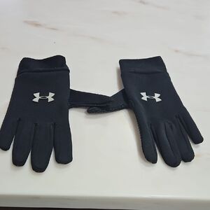 Under Armour Black Gloves with White Logo